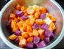 黑椒蔬果丁的做法图解2