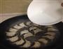 煎饺的做法图解7