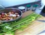 芹菜鱼豆腐的做法图解1