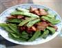 荷兰豆炒腊肉的做法图解2