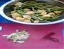 家常东北土豆炖豆角的做法图解1