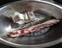 电饭锅蒸腊肉的做法图解1