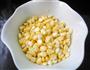 肉末辣炒玉米的做法图解2