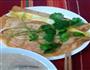 郫县豆瓣鸡蛋煎饼配胡辣汤的做法图解2