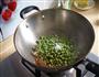 青豆炒肉的做法图解5