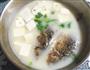 百分百奶白河鲫鱼豆腐汤的做法图解8