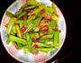 剁椒牛肉炒芹菜的做法图解4