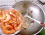蒜末油泼虾的做法图解8