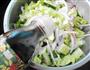 洋葱青瓜沙拉的做法图解5