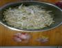 肉炒绿豆芽的做法图解1