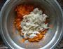 炸胡萝卜蟹肉丸的做法图解4