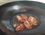 香菇炖鸡翅的做法步骤6