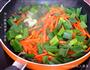 小鱼干炒胡萝卜的做法图解7