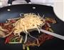牛肉炒意糙的做法图解6