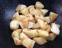 香菇炖土豆的做法图解2