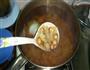 銀耳蓮子百合燉鵪鶉蛋的做法图解2