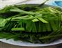 韭菜炒鱿鱼的做法图解2