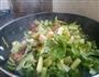 香菇芹菜炒肉的做法图解4