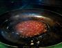草莓炒年糕的做法图解2