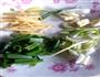 芹菜炒鱿鱼的做法图解1
