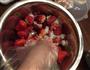 解救草莓的好办法一一一自制草莓酱的做法图解2
