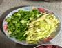 全家版牛肉炒芹菜的做法图解2