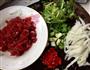 芽白梗炒牛肉的做法图解1