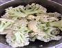 干锅有机花菜的做法图解1