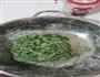 菠菜窝窝头的做法图解1