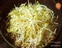 韩式五花肉炒绿豆芽的做法图解3