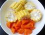 木瓜胡萝卜玉米瘦肉汤的做法图解3