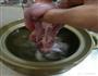 青橄榄炖猪粉肠的做法图解6