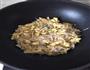 金针菇炒蛋的做法图解4