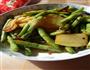 爆炒豆角土豆片的做法图解1