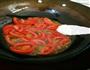 番茄烩金针菇拌面条的做法图解3