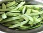 腊肉荷兰豆的做法图解2