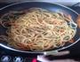 萝卜牛排意大利面的做法图解3