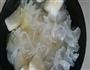 银耳莲子炖雪梨的做法图解2