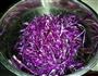 凉拌紫甘蓝黑木耳的做法图解2