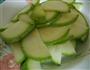 腊八蒜炒西葫芦的做法图解2