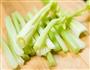 黑木耳百合炒西芹的做法图解3
