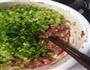 牛肉芹菜包子的做法图解3