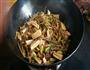 豆瓣酱炒干菜的做法图解7