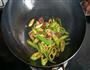 蒜苗炒香肠的做法图解5