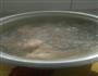 胡萝卜金针菇骨头汤的做法图解1