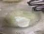 酸奶戚风蛋糕的做法图解3