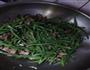 肉丝炒扁豆丝的做法图解7