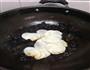 山药木耳鸡蛋的做法图解3