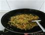青椒炒黄豆芽的做法图解3
