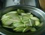 炝锅西葫芦的做法图解1
